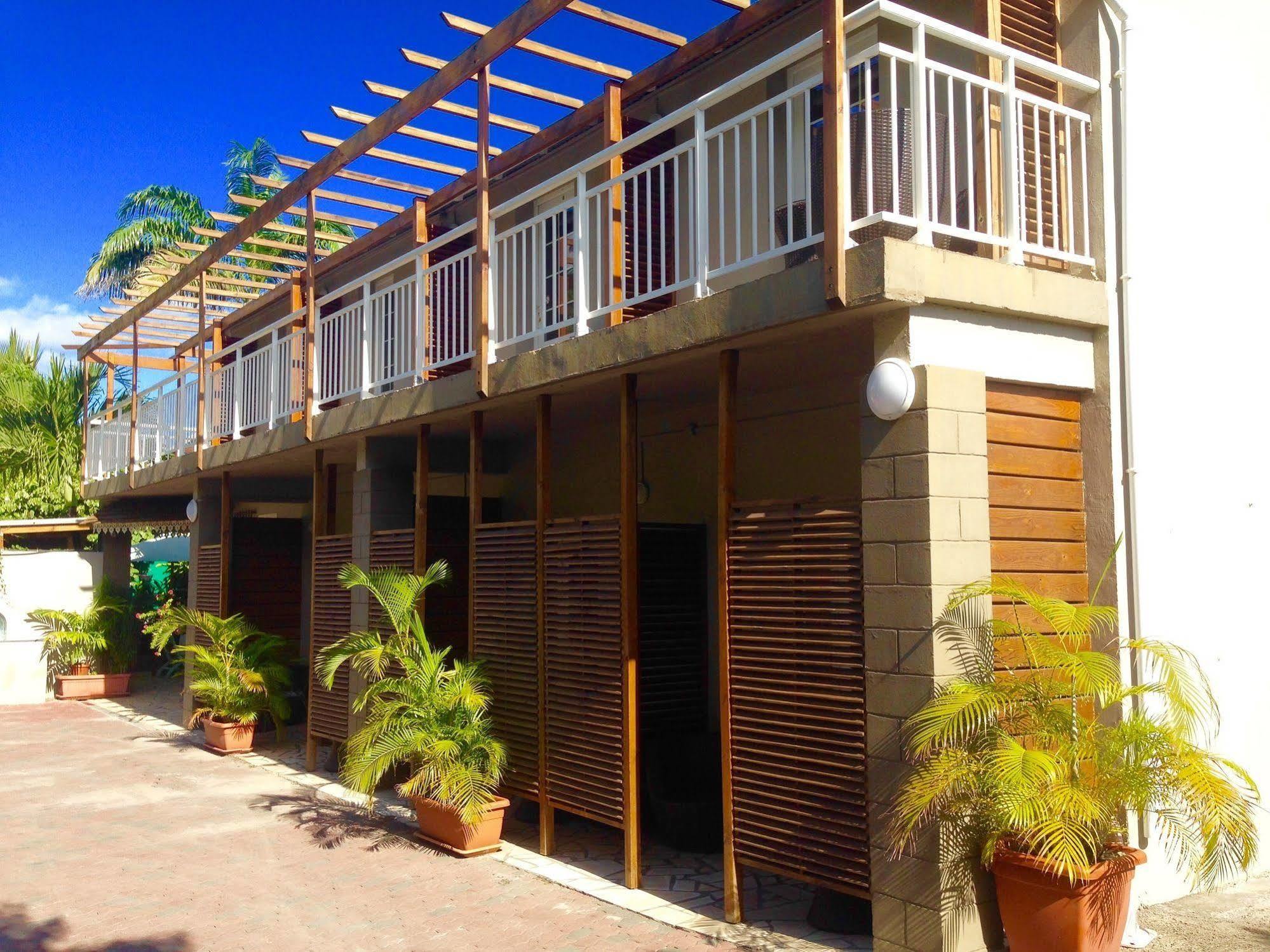 Hotel Ylang Ylang サンジルレバン エクステリア 写真